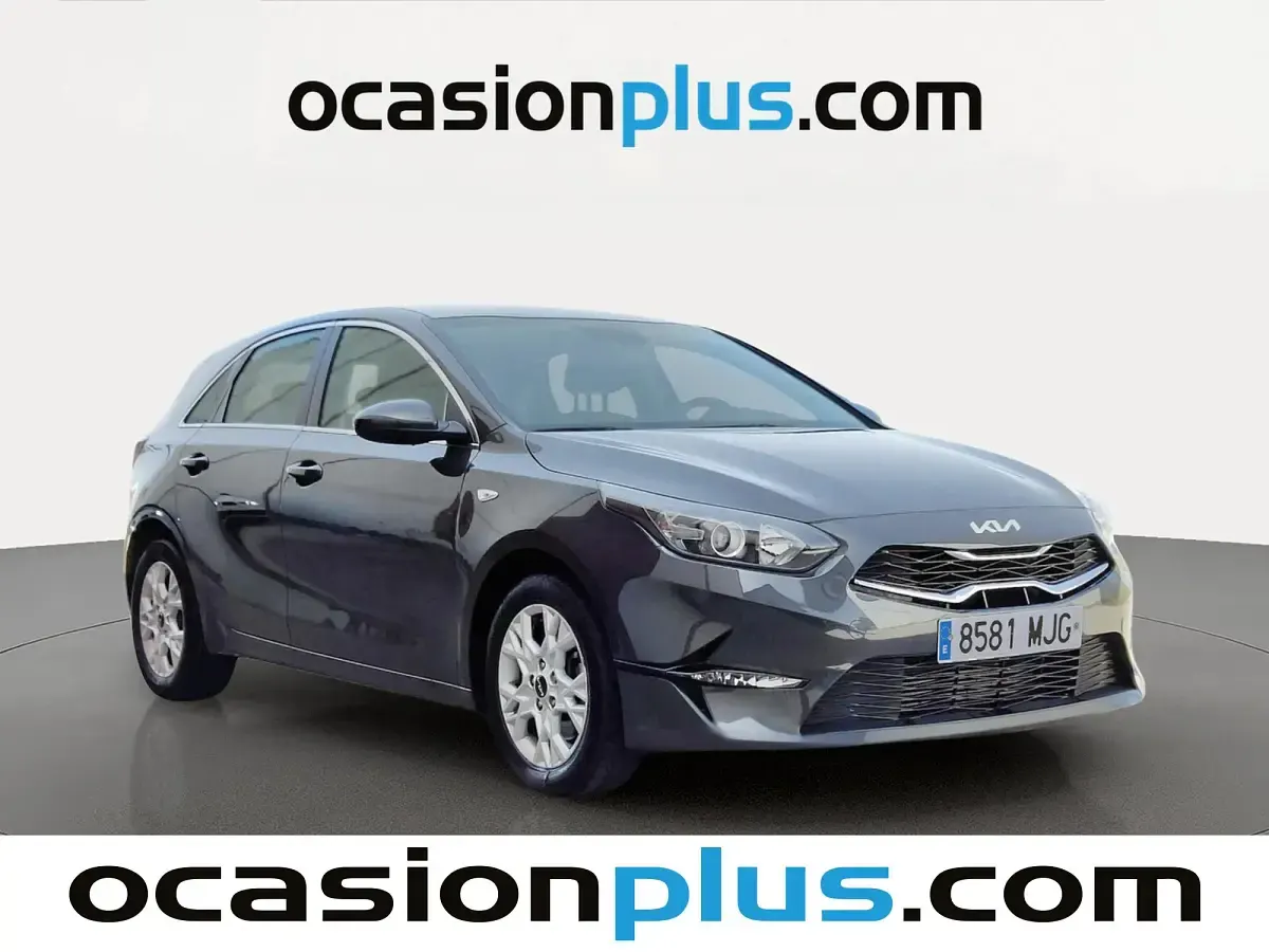 Usado Kia Ceed 136 CV (100 kW) 2023 Gris Utilitario
