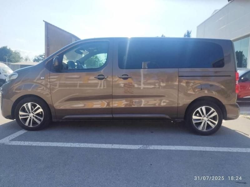 Usado Peugeot Traveller Business-Line 150 CV (110 kW) 2018 Marrón Monovolumen