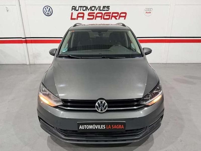 Usado VW Touran Life 116 CV (85 kW) 2017 Gris Monovolumen
