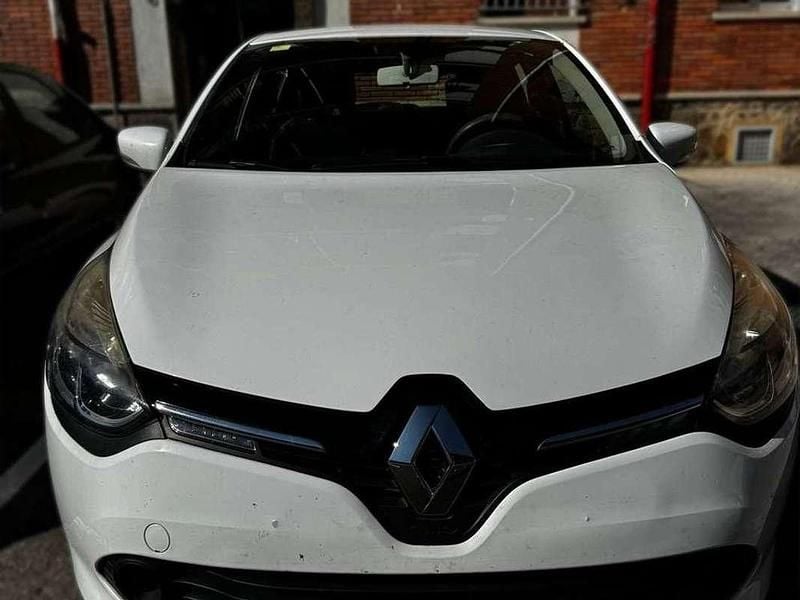 Usado Renault Clio IV Expression 75 CV (55 kW) 2013 Blanco Utilitario
