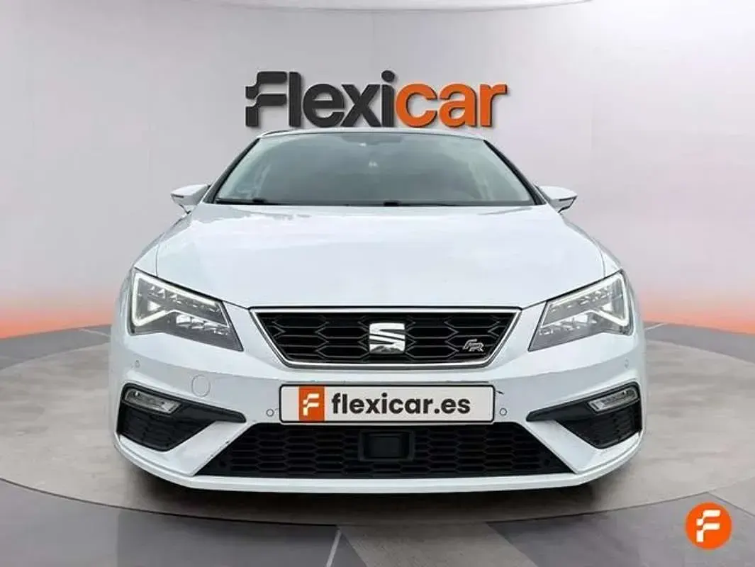 Usado Seat Leon ST FR 125 CV (91 kW) 2018 Blanco Familiar