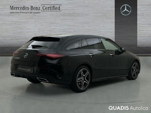 Usado Mercedes CLA200 Shooting Brake AMG line 150 CV (110 kW) 2025 Negro Familiar