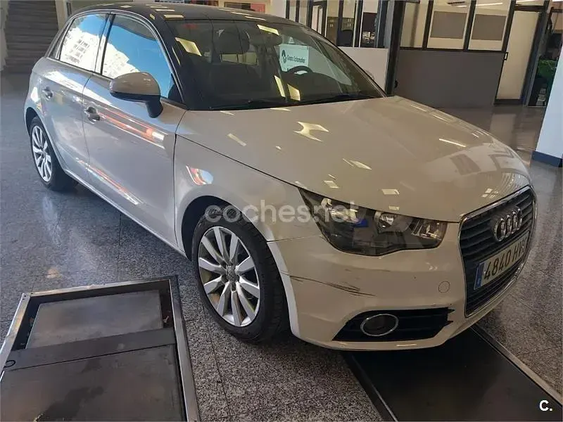 Usado Audi A1 Sportback 90 CV (66 kW) 2014 Blanco Utilitario