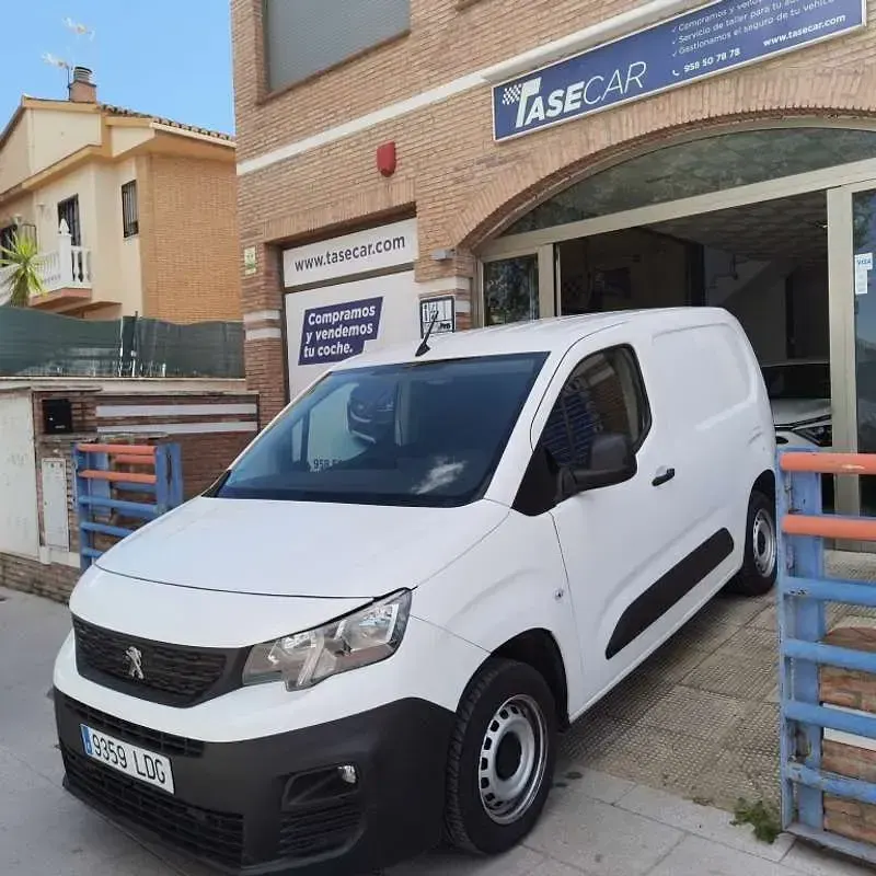 Usado Peugeot Partner S 99 CV (72 kW) 2020 Blanco Monovolumen