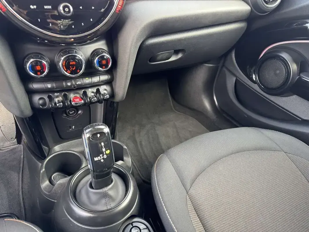 Usado Mini Cooper 136 CV (100 kW) 2023 Rojo Utilitario