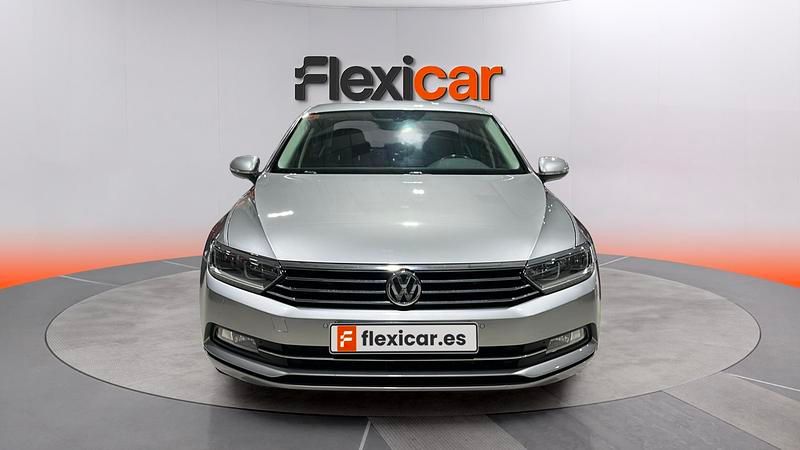 Usado VW Passat Advance 150 CV (110 kW) 2017 Gris Berlina