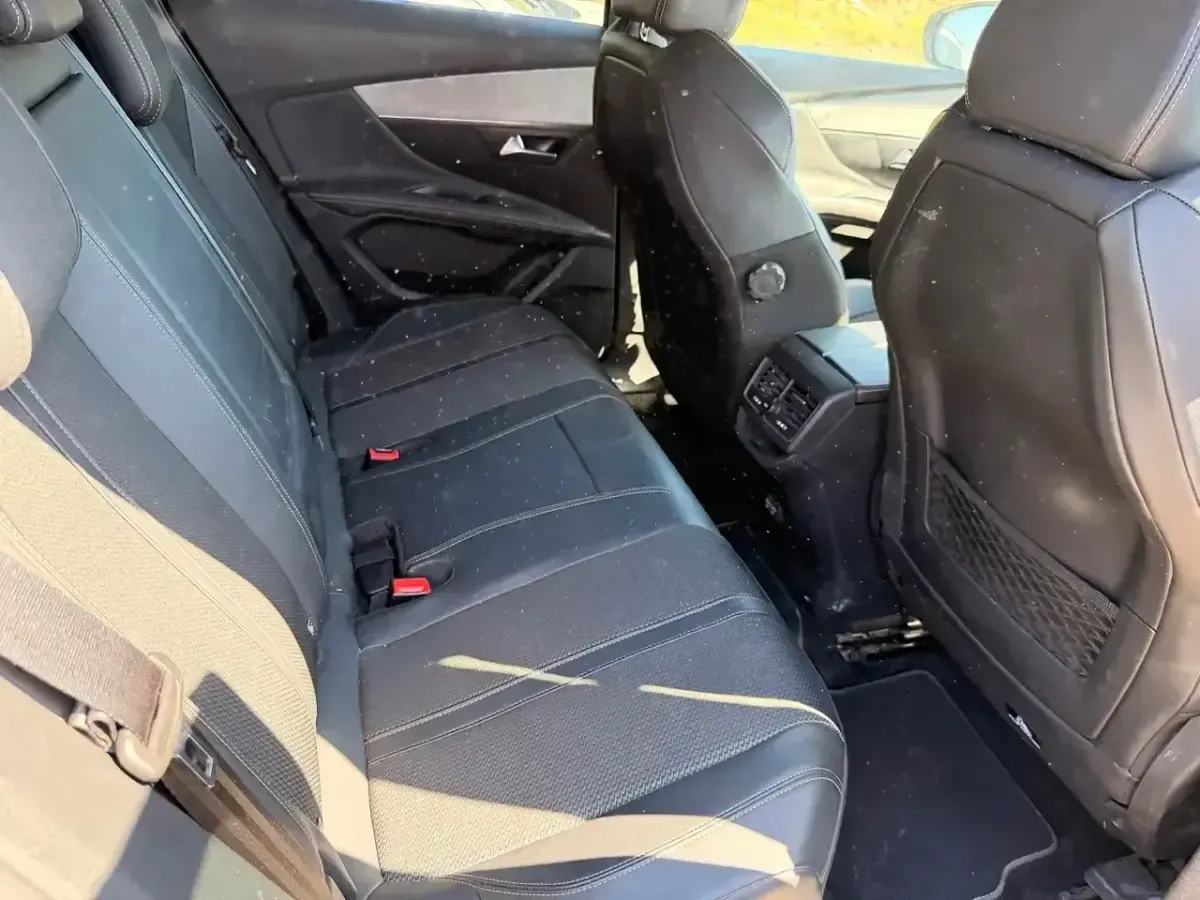 Usado Peugeot 3008 GT 300 CV (220 kW) 2022 Gris SUV