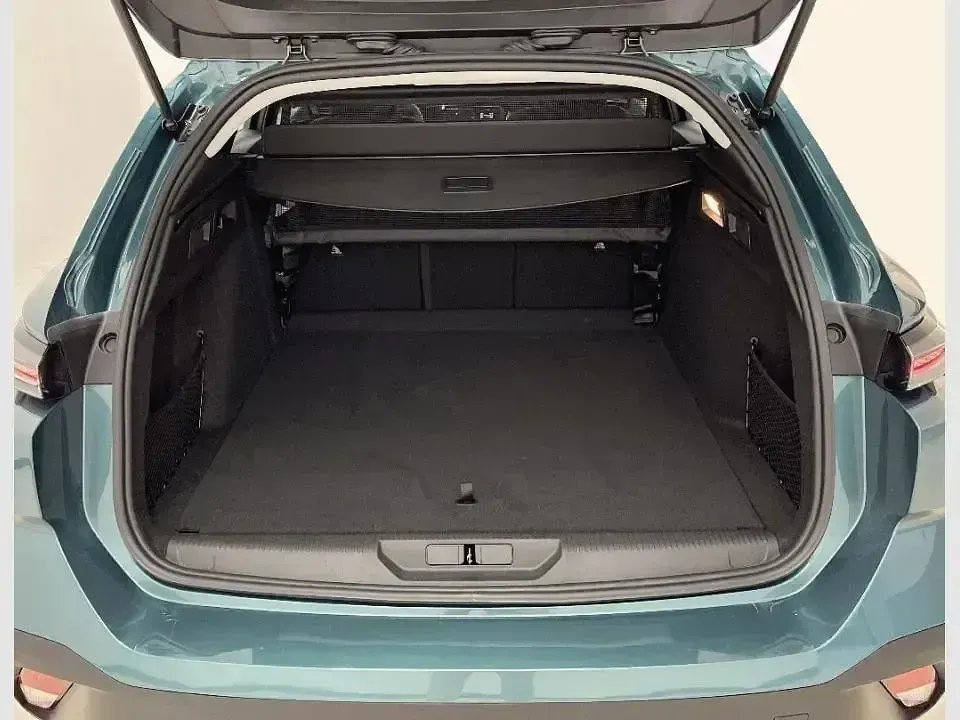 Usado Peugeot 308 SW Active 110 CV (80 kW) 2022 Azul Familiar