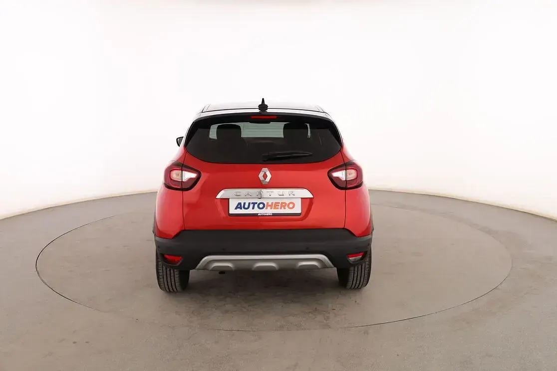 Usado Renault Captur XMOD 120 CV (88 kW) 2018 Rojo SUV