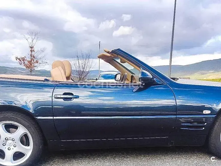 Usado Mercedes SL280 193 CV (141 kW) 1999 Azul Descapotable
