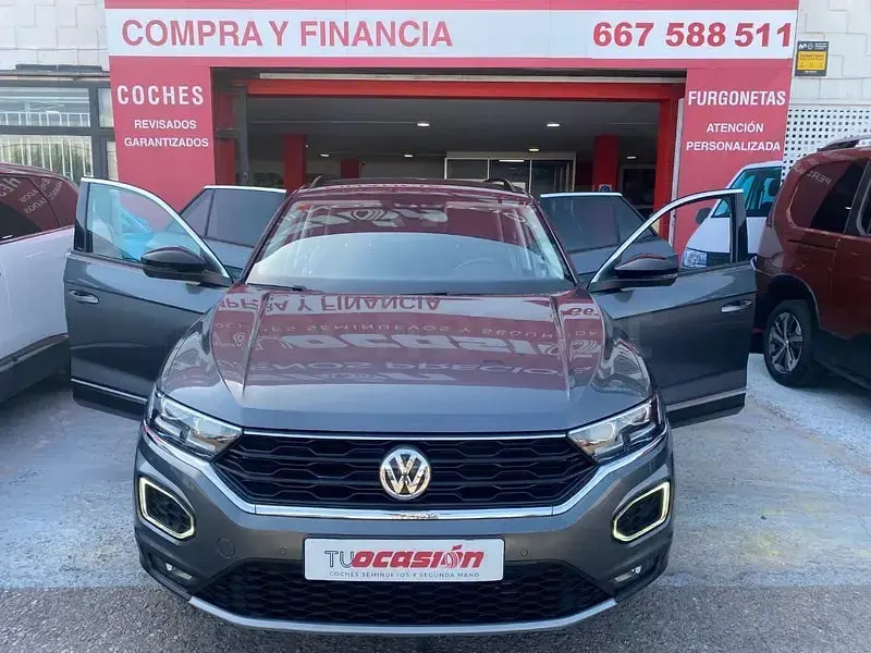 Usado VW T-Roc Advance 150 CV (110 kW) 2019 Gris / plata SUV