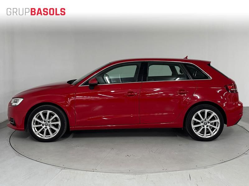 Usado Audi A3 116 CV (85 kW) 2017 Rojo Berlina