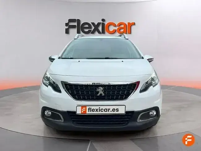 Usado Peugeot 2008 Active 100 CV (73 kW) 2020 Blanco SUV