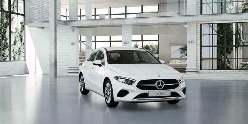 Nieuw Mercedes A200 150 PK (110 kW) 2026 Grijs