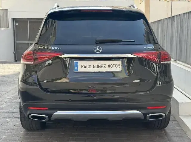 Usado Mercedes GLE300 245 CV (180 kW) 2021 Negro SUV