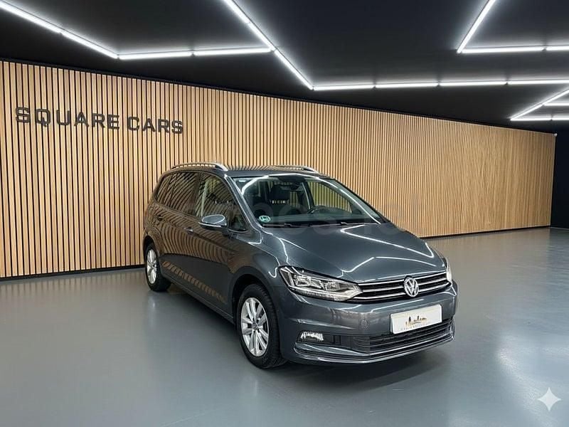 Usado VW Touran Sportline 150 CV (110 kW) 2019 Gris / plata Monovolumen