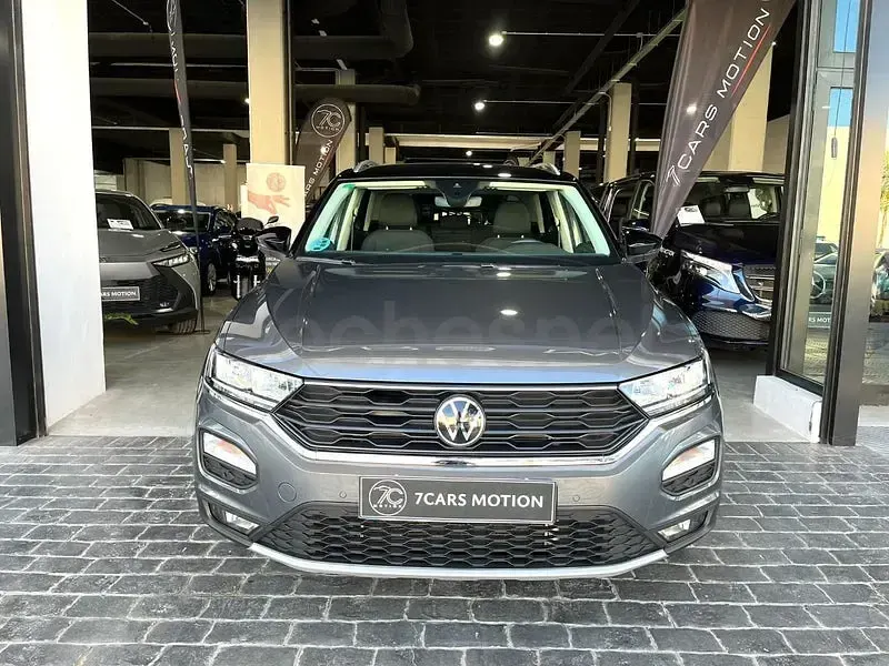 Usado VW T-Roc Advance 150 CV (110 kW) 2022 Gris / plata SUV