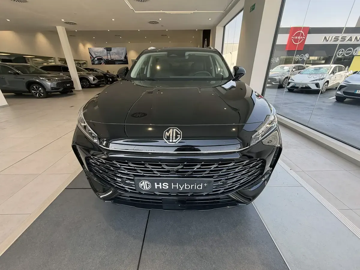 Nuevo MG HS Luxury 224 CV (164 kW) 2026 Negro SUV