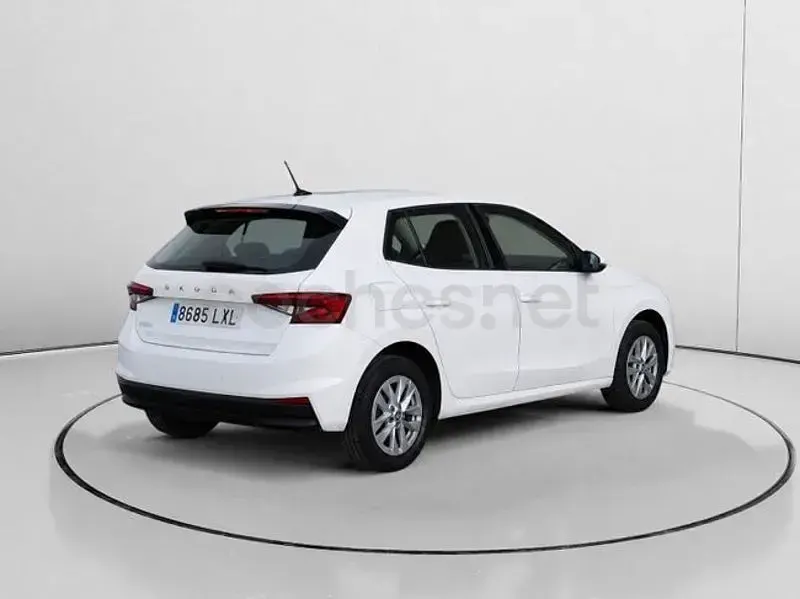 Usado Skoda Fabia Ambition 95 CV (69 kW) 2022 Blanco Utilitario
