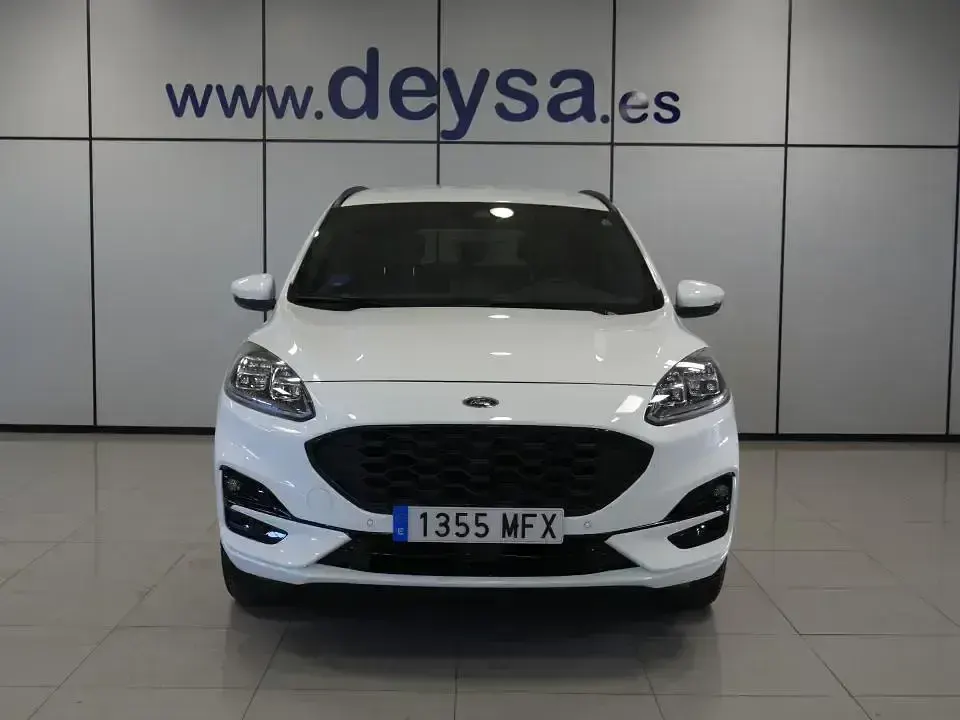 Usado Ford Kuga ST-Line X 225 CV (165 kW) 2023 Blanco SUV