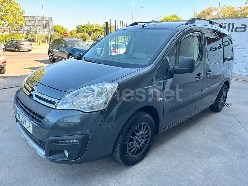 Usado Citroën Berlingo Live 100 CV (73 kW) 2018 Gris / plata Monovolumen