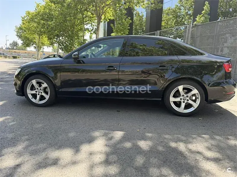 Usado Audi A3 Design 116 CV (85 kW) 2020 Negro Berlina