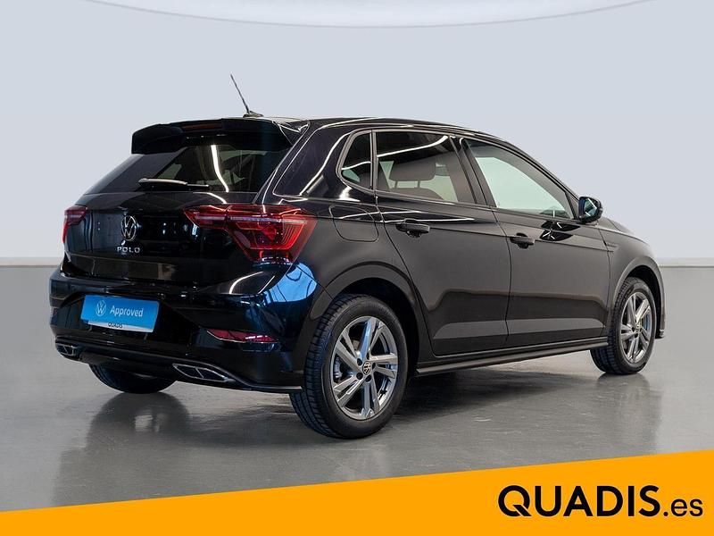 Usado VW Polo R-line 110 CV (80 kW) 2022 Negro Utilitario