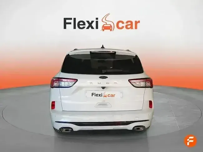 Usado Ford Kuga ST-Line 150 CV (110 kW) 2022 Blanco SUV