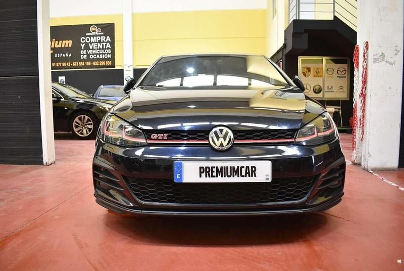 Usado VW Golf VII GTI 245 CV (180 kW) 2018 Negro Utilitario