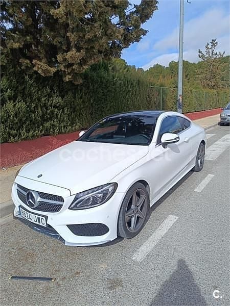 Usado Mercedes C220 AMG line 170 HP (125 kW) 2017 Branco Coupé