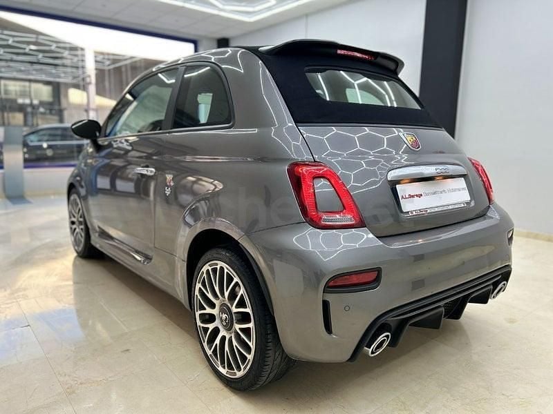 Usado Abarth 500C Pista 160 CV (117 kW) 2018 Gris / plata Descapotable