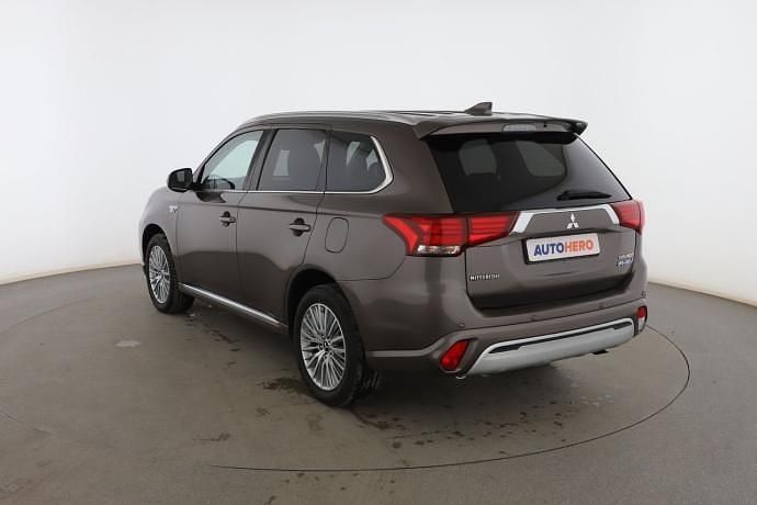 Usado Mitsubishi Outlander Motion 135 CV (99 kW) 2019 SUV