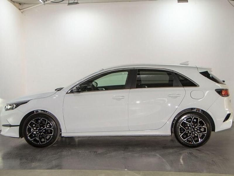 Usado Kia Ceed Style 100 CV (73 kW) 2025 Blanco Utilitario