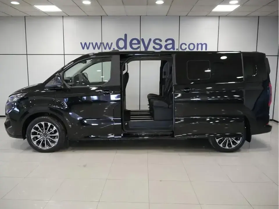 Nuevo Ford Tourneo Titanium X 150 CV (110 kW) 2026 Negro Monovolumen