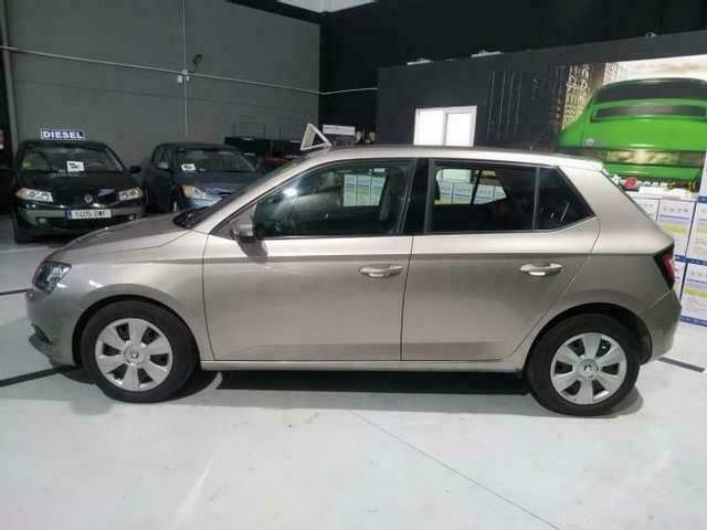 Usado Skoda Fabia Style 90 HP (66 kW) 2015