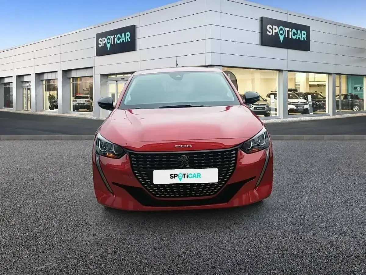 Usado Peugeot 208 Allure 100 CV (73 kW) 2023 Rojo Utilitario