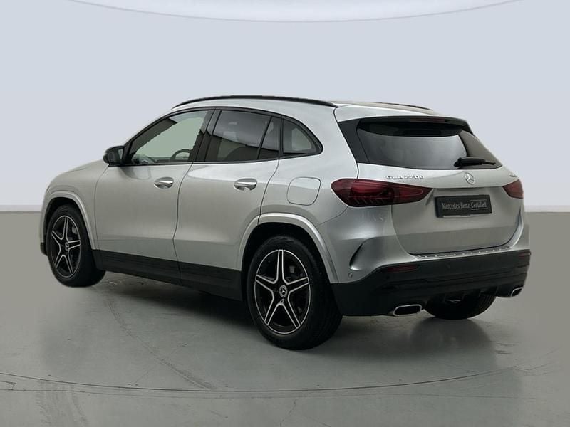 Usado Mercedes GLA220 190 CV (139 kW) 2025 Gris plata SUV