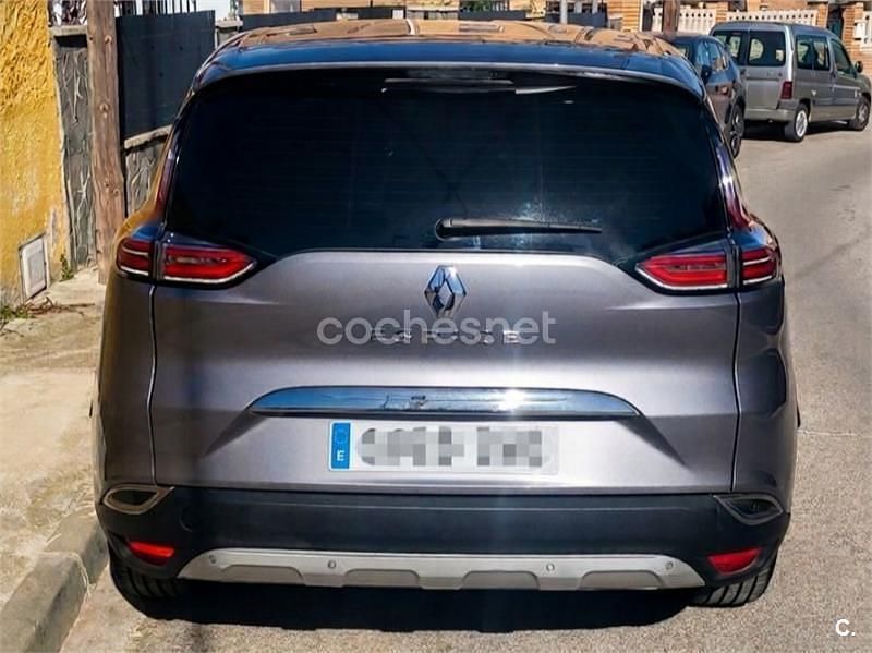 Usado Renault Espace Zen 130 CV (95 kW) 2015 Gris / plata Monovolumen