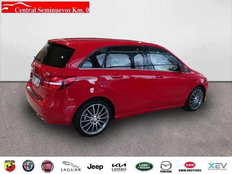 Usado Mercedes B180 109 CV (80 kW) 2015 Rojo Monovolumen