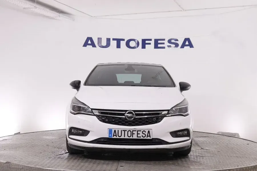 Usado Opel Astra Edition+ 136 CV (100 kW) 2018 Blanco Berlina