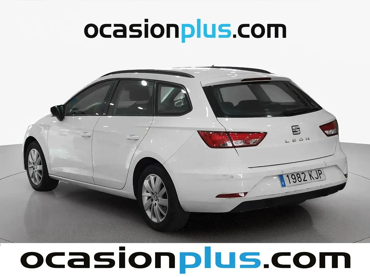 Usado Seat Leon Reference 110 CV (80 kW) 2018 Blanco Monovolumen