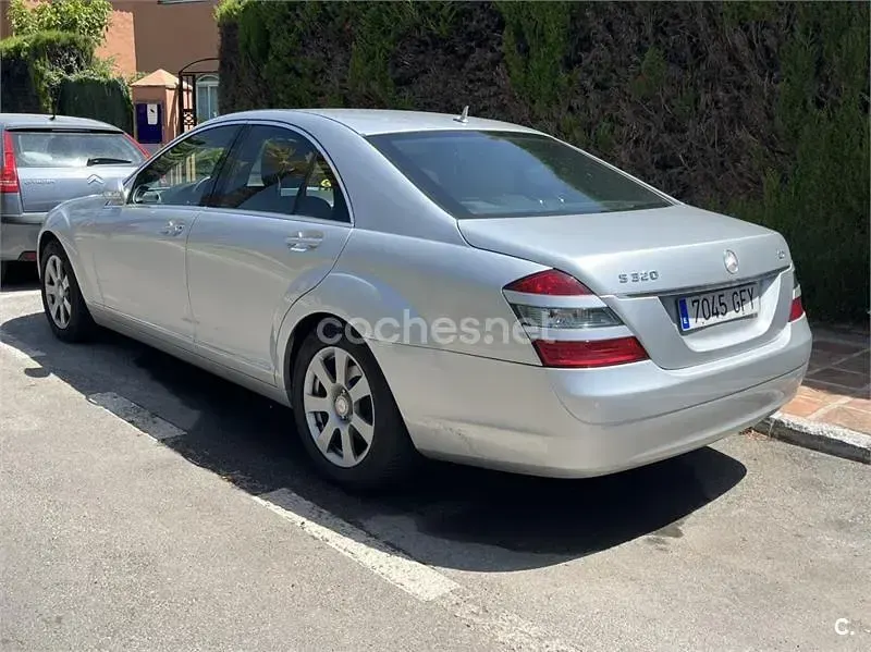 Usado Mercedes S320 235 CV (172 kW) 2008 Gris / plata Berlina