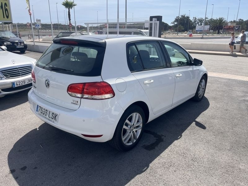 Usado VW Golf VI 105 CV (77 kW) 2011 Blanco metalico Utilitario