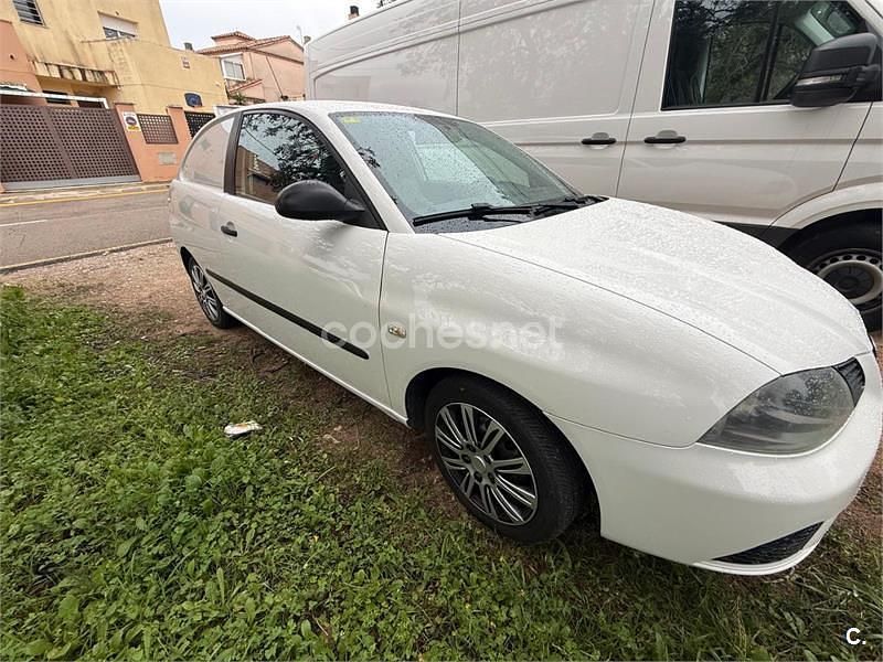 Usado Seat Ibiza Reference 70 CV (51 kW) 2006 Blanco Utilitario