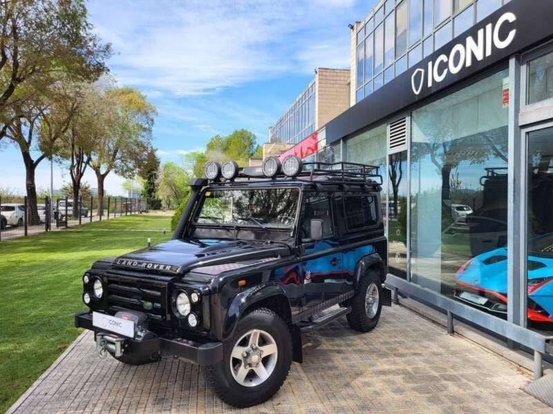 Negro Usado 2010 Land Rover Defender SE SUV | 59.900 € - Imagen 1/4