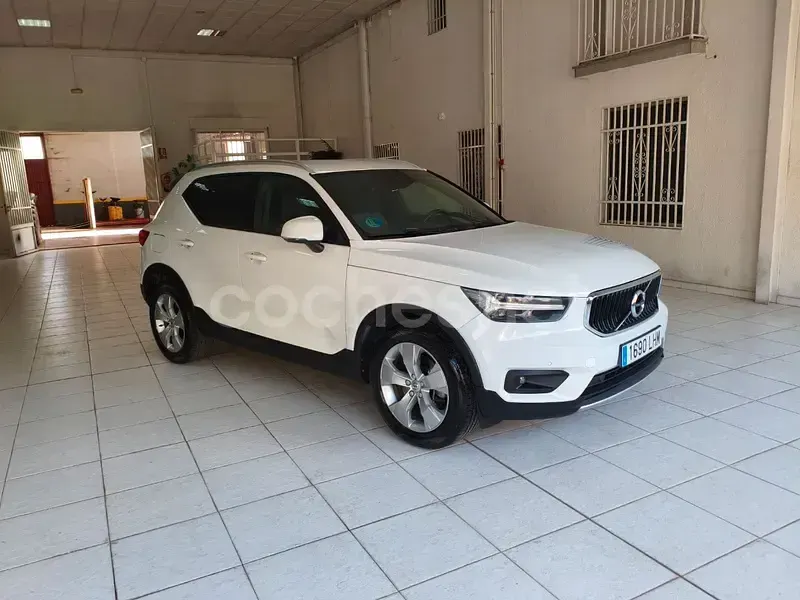 Usado Volvo XC40 Momentum 150 CV (110 kW) 2020 Blanco SUV