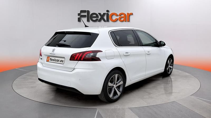 Usado Peugeot 308 Access 110 CV (80 kW) 2019 Blanco Berlina