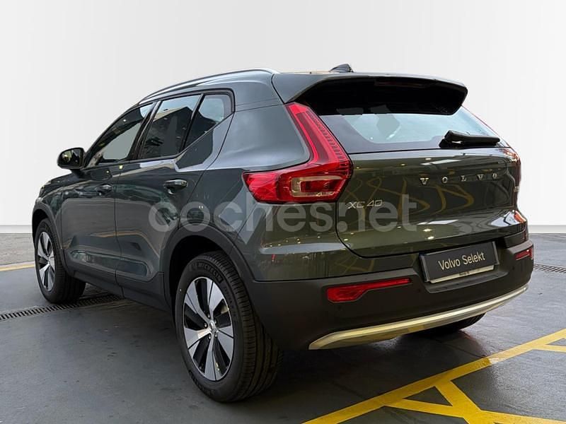 Nuevo Volvo XC40 Core 163 CV (119 kW) 2025 Verde SUV