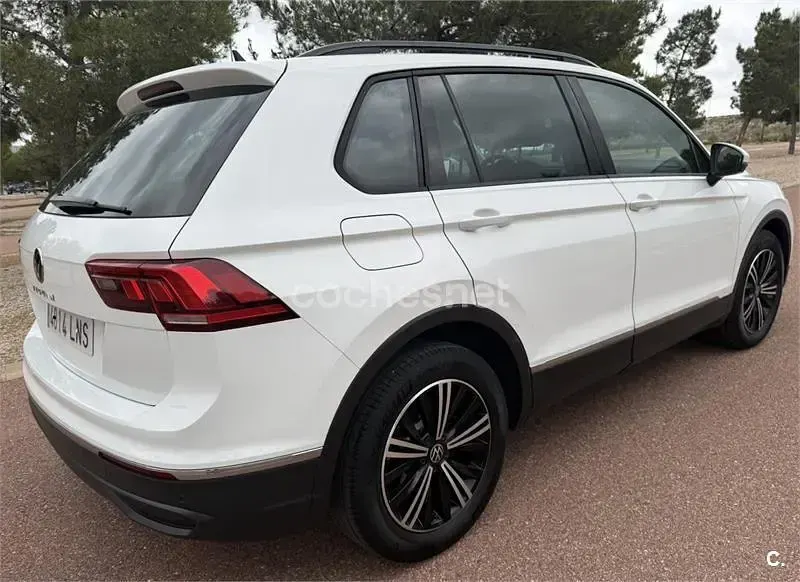 Usado VW Tiguan Life 150 CV (110 kW) 2021 Blanco SUV