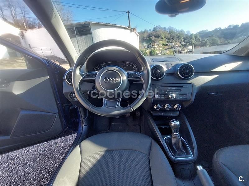 Usado Audi A1 Sportback Ambition 90 CV (66 kW) 2014 Azul Utilitario